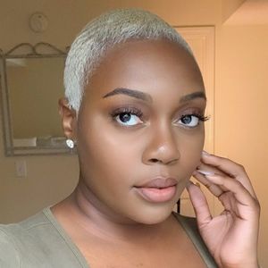 Meet your Posher, Tiera